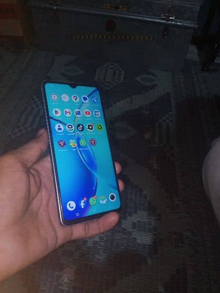 vivo y27 brand new Hy jast one hand used 10 by 10 4