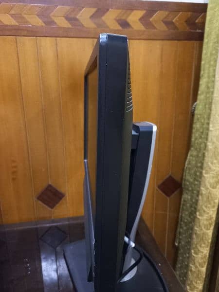 Dell P2012Ht 20" Widescreen LED Monitor 8