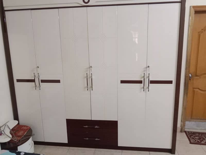 smart style look divider and wardrobe 0