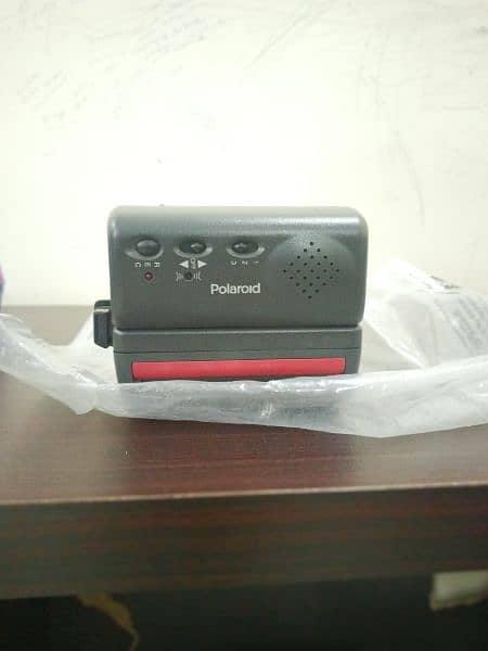 Polaroid 636 talking camera with box new condition 1