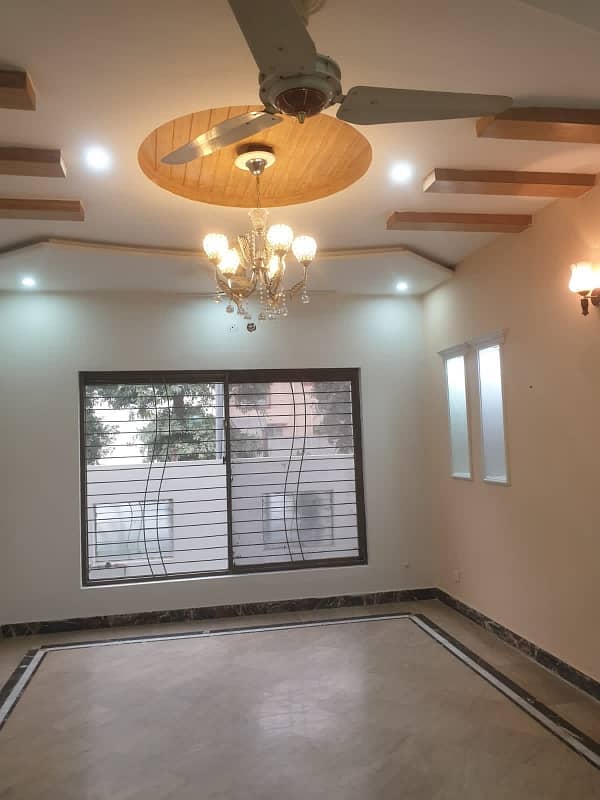 8 Marla House For Sale In Bahria Town Lahore With Gas 3