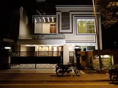 8 Marla House For Sale In Bahria Town Lahore With Gas