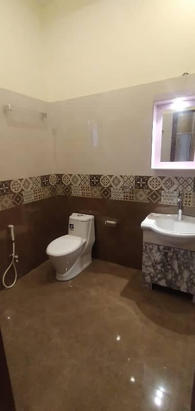 10 Marla Brand New House For Sale In Bahria Orchard (original Pics) Gas Available 4