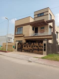8 Marla House For Sale In Bahria Town Lahore With Gas 0