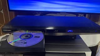 Toshiba Blu Ray DVD Player + Game of Thornes Bluray Dics