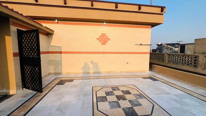 1 Kanal Double Storey Double Unit House Available For Sale In Gulshan Abad. 36
