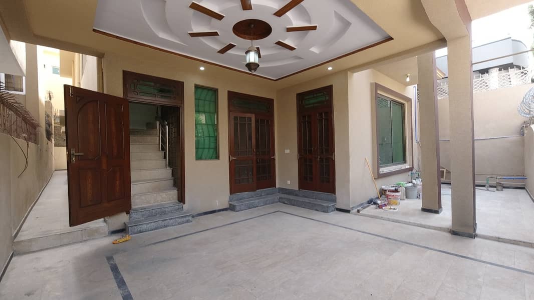 Stunning 10 Marla House In Gulshan Abad Available 0