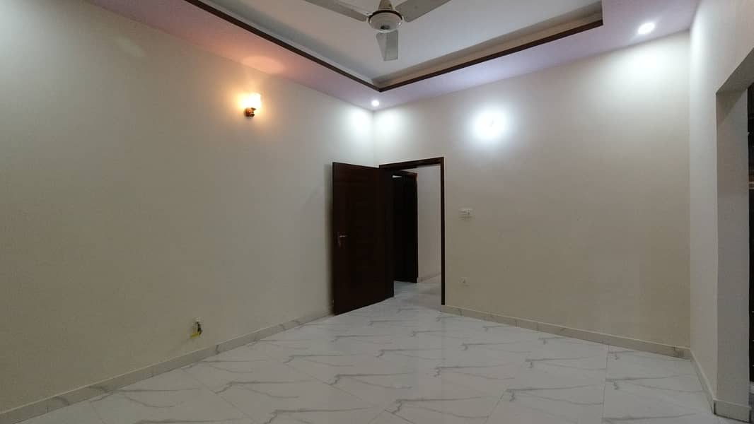 Stunning 10 Marla House In Gulshan Abad Available 8
