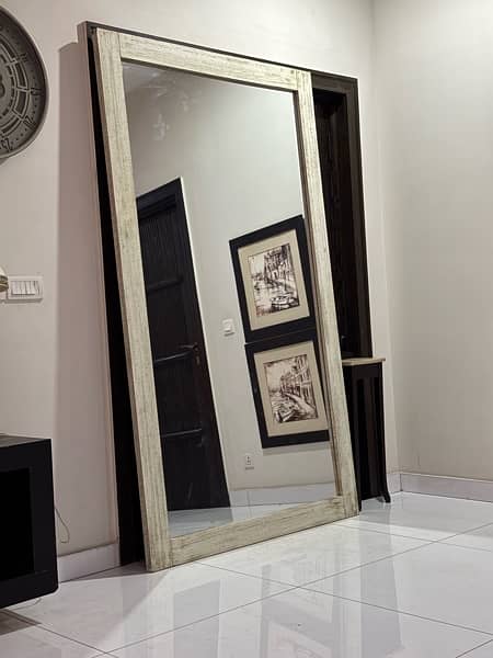 Luxury Floor Standing Mirror With Gold Chalk Finish 0