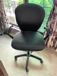 Premium, Ultra-Comfortable Mesh Rolling Office Chair / Computer Chair