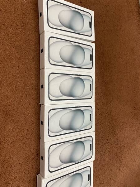 iphone 15 C/A version  brand new box pack non active  (128)gb 4 1