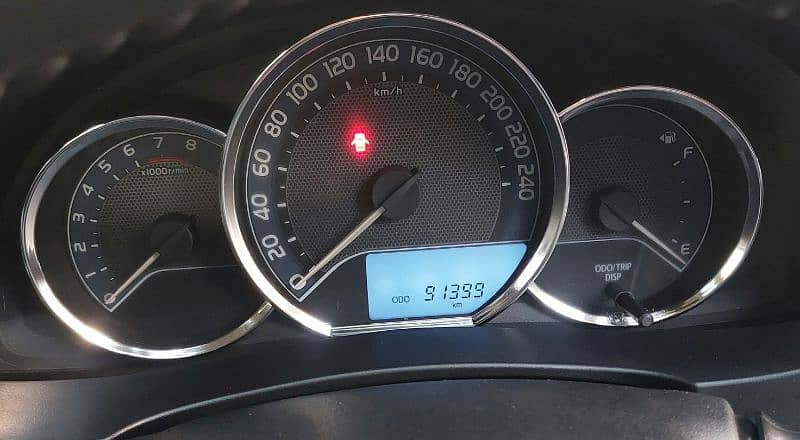 Toyota Corolla GLI 2015 Automatic 9