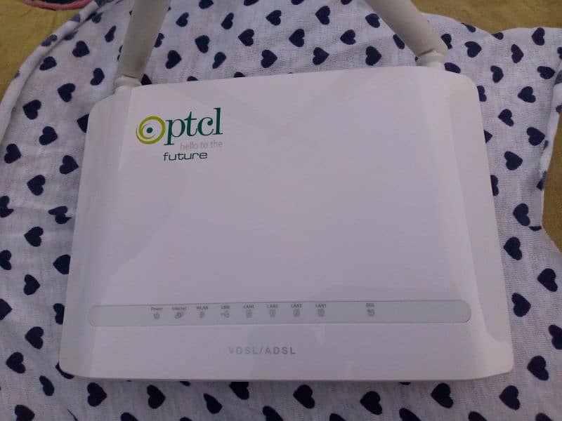 PTCL Router D-Link G-225 Used Condition in best 3