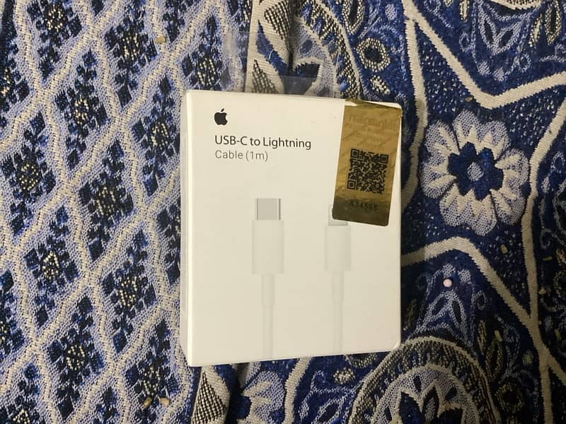 BOX PACKED APPLE 20W Charger +BOX PACKED APPLE USB -lightng port cable 3