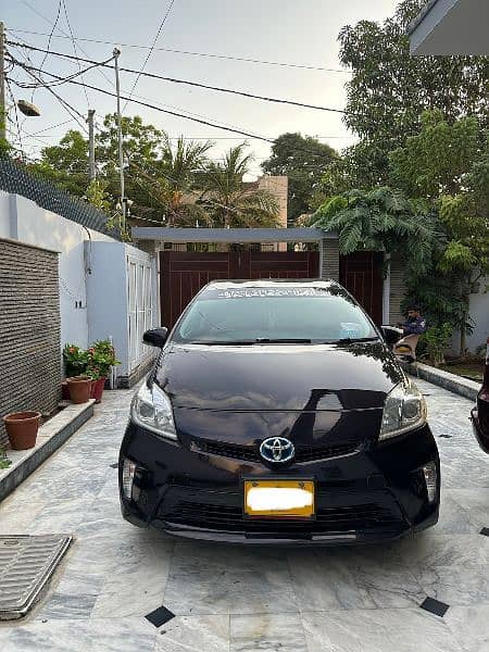 Toyota Prius 2014 O. 3.3. 5.8. 4.7. 4.6. 2.3 only watssap contact 4