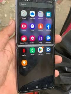 Samsung Z flip one 8/256 
sale and exchange