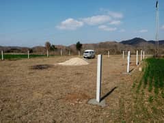 28.5 Marla plot for sale near Pak- Austria uni