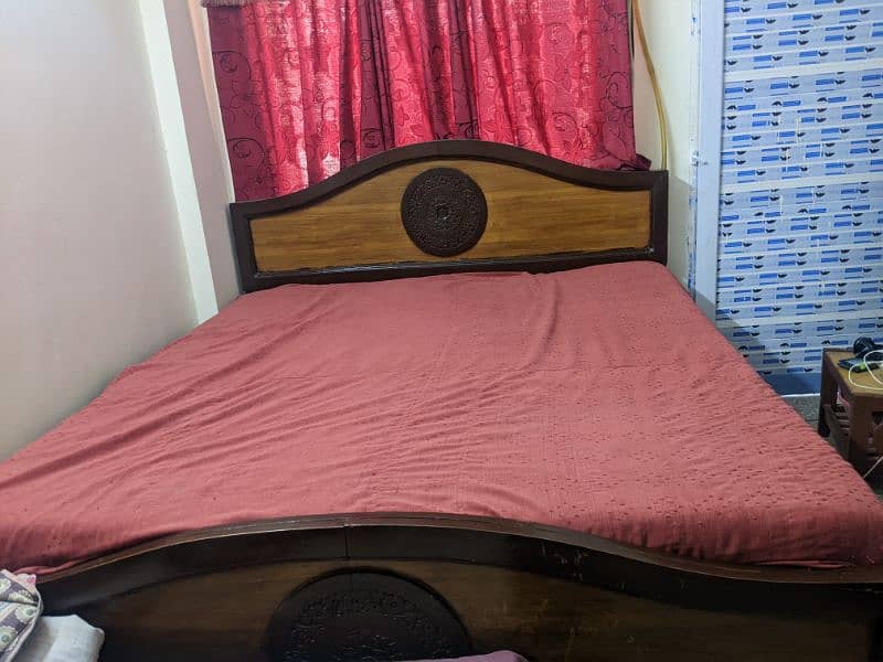 Double bed wooden 1