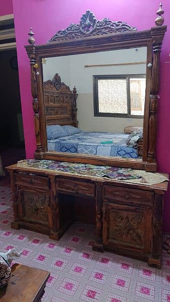 King size chinioti bed with dressing table. Excellent wood quality 3