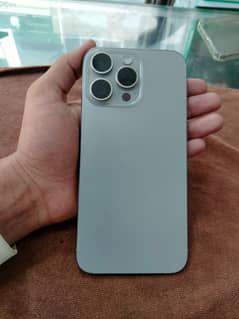 I phone 15 pro Max natural titanium 0