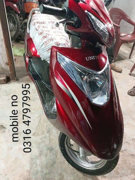 united scooter 100cc available contact at mobile 03004242432# 4