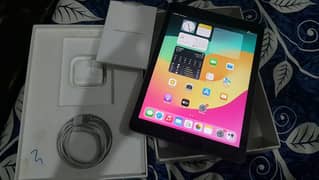 ipad 6th genration with complete box