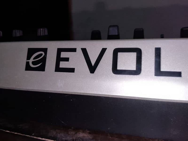 MAudio Evolution 49 Key Midi Keyboard Player 3