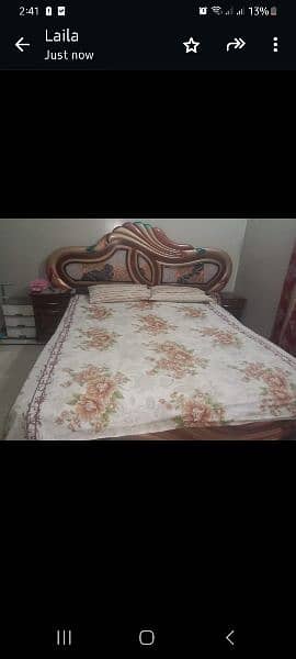 King size bed In wooden 3