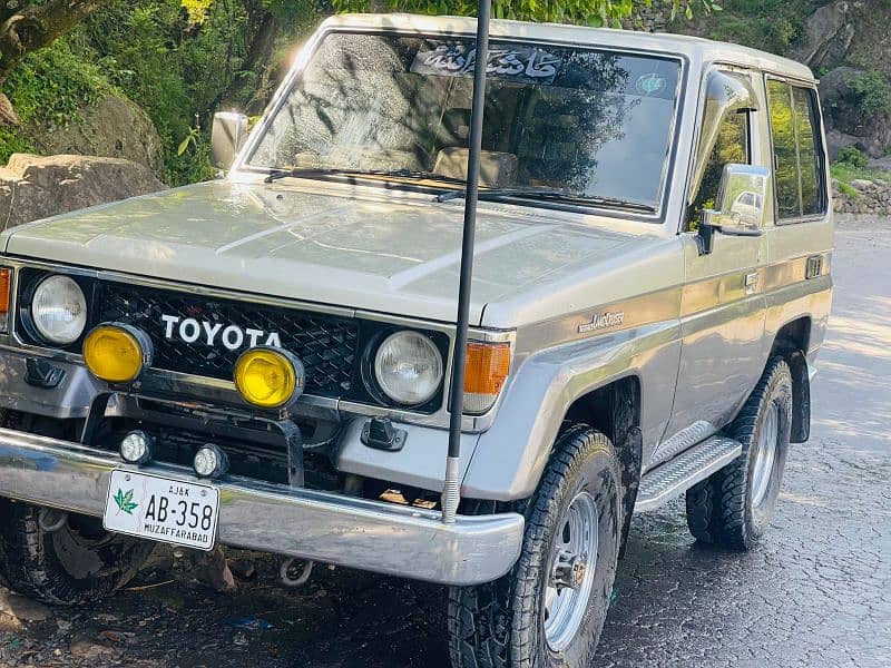 Toyota Land Cruiser 1988 8