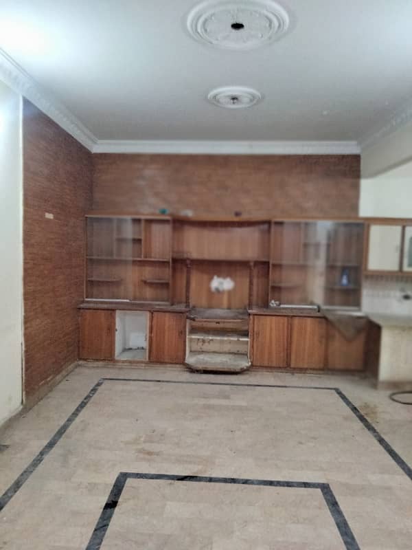 MIAN ESTATE OFFERS 5 MARLA DOUBLE KITCHEN HOUSE FOR RENT 0