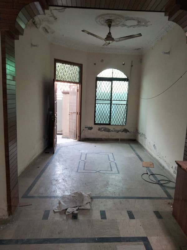 MIAN ESTATE OFFERS 5 MARLA DOUBLE KITCHEN HOUSE FOR RENT 1