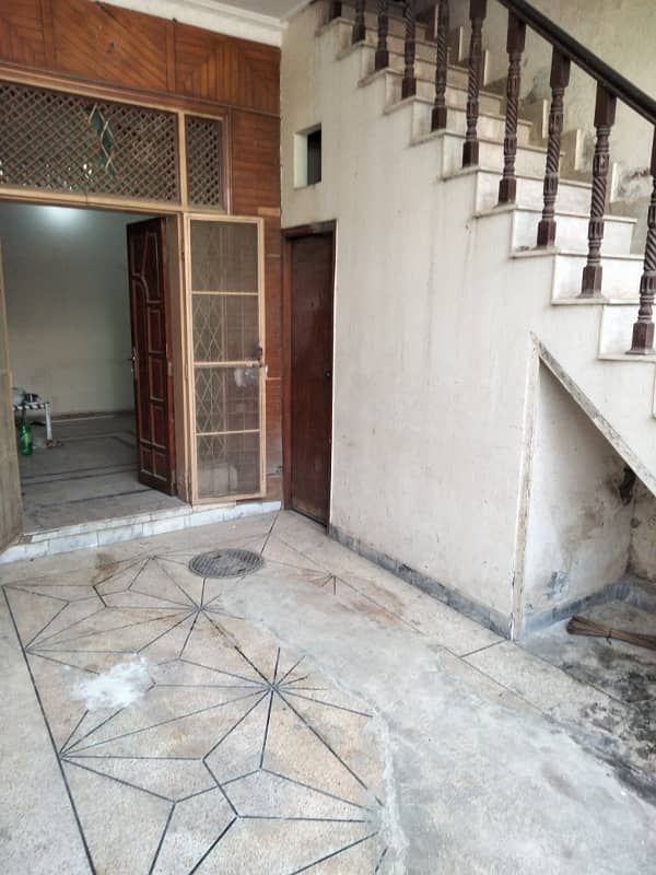 MIAN ESTATE OFFERS 5 MARLA DOUBLE KITCHEN HOUSE FOR RENT 5