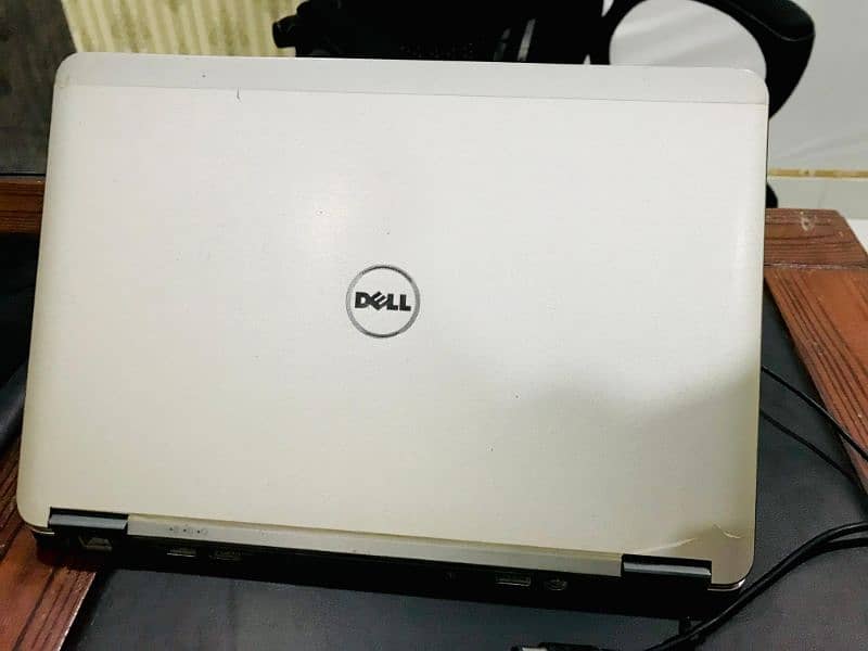 Dell Laptop E7240 0