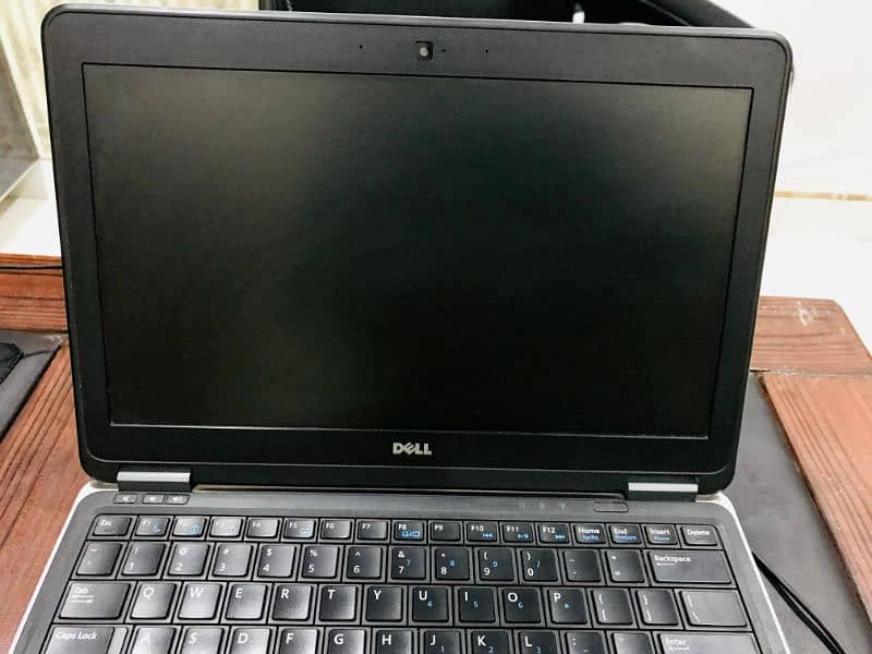 Dell Laptop E7240 1