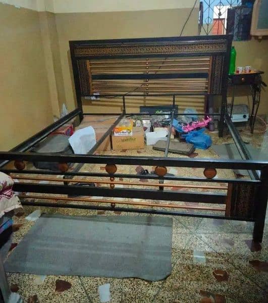 iron bed king size in lalukhet plz read add detail 03112332537 3