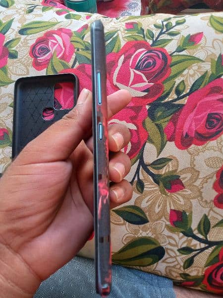 Infinix Hot 10 6/128 for sale 3