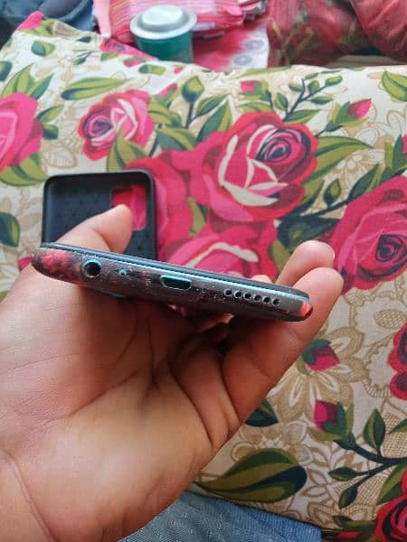 Infinix Hot 10 6/128 for sale 5