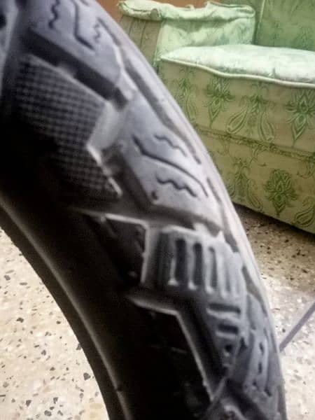 100-90-18 tyre for sale 0