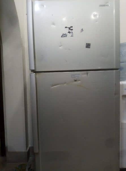 Samsung fridge 7 by 10 condition 5