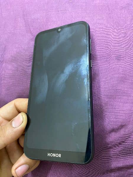 HONOR 8s 2GB/32GBin mint condtion is up for sale 3