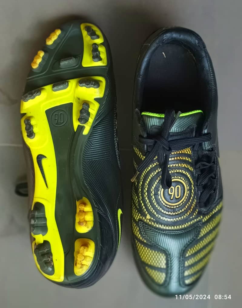 Nike Total 90 Laser II Black Volt SG Football Shoes 0