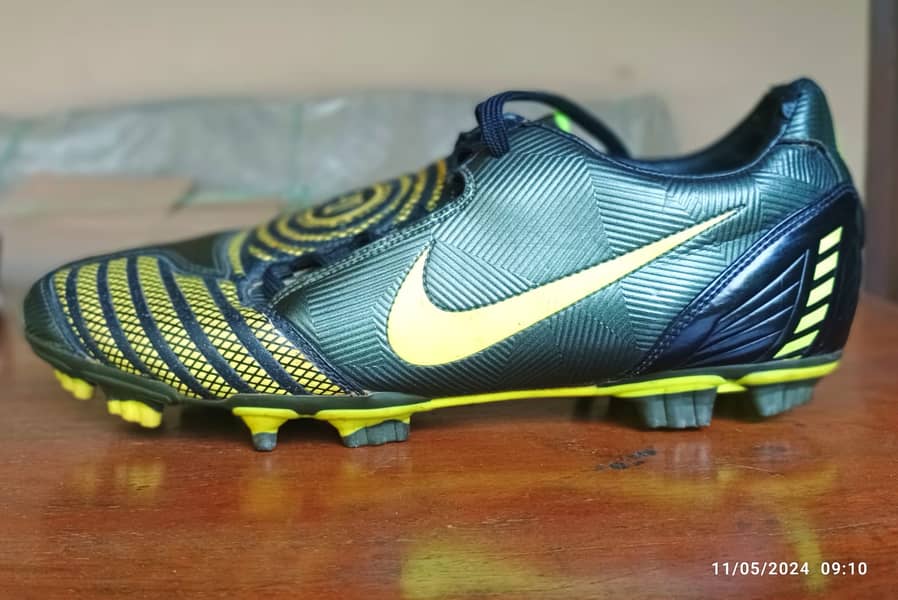 Nike Total 90 Laser II Black Volt SG Football Shoes 1