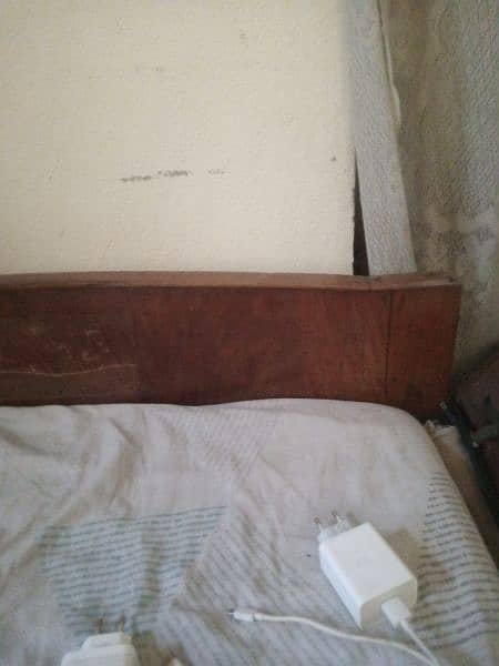 old style bed 0