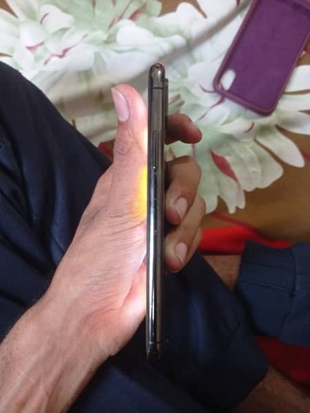Iphone XS 64 GB Non-Pta Factory Unlock 3