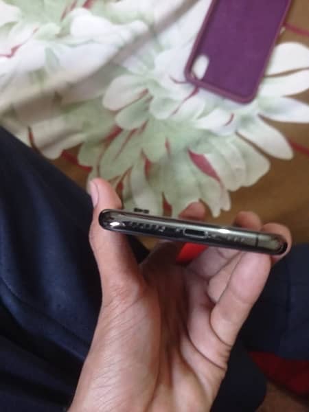Iphone XS 64 GB Non-Pta Factory Unlock 4