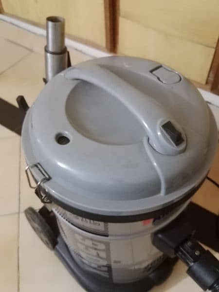 Vacuum cleaner 1