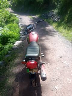 Honda 125 good condition Lahore number 0