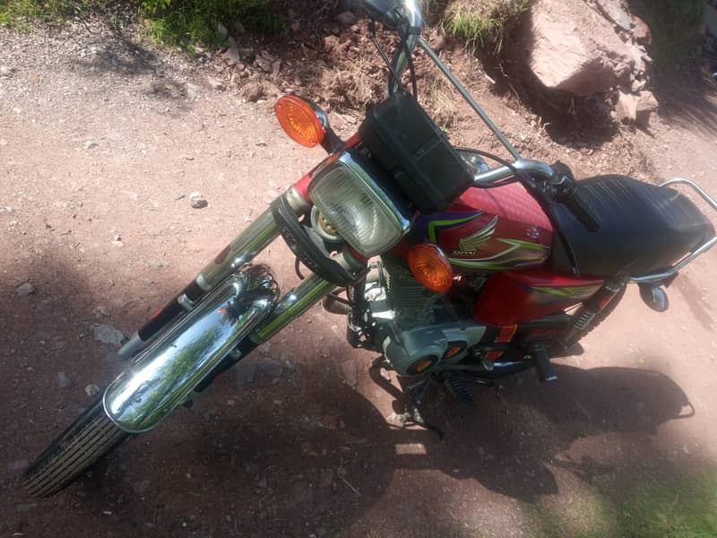 Honda 125 good condition Lahore number 5