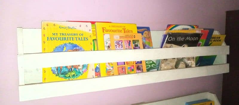 book shelf fot kids room 0
