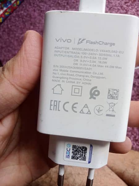 vivo y27s 8gb/128 44wat fast charger 9
